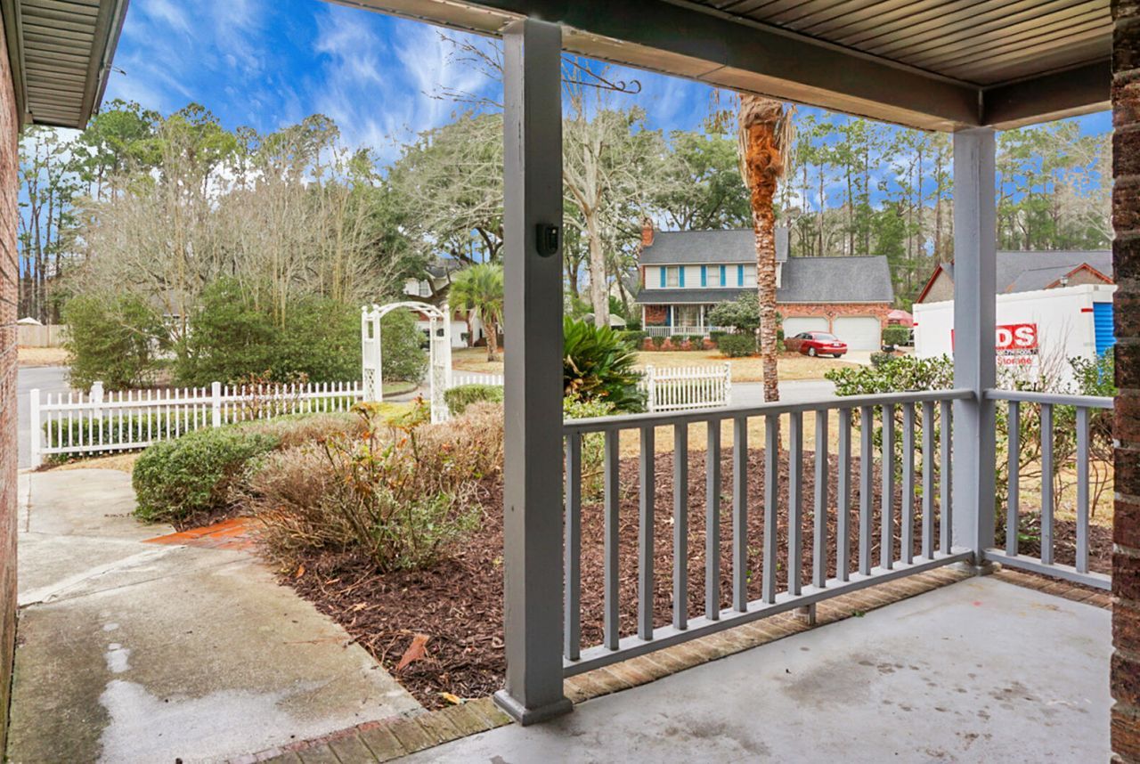 235 Knightsbridge Drive Photo 9