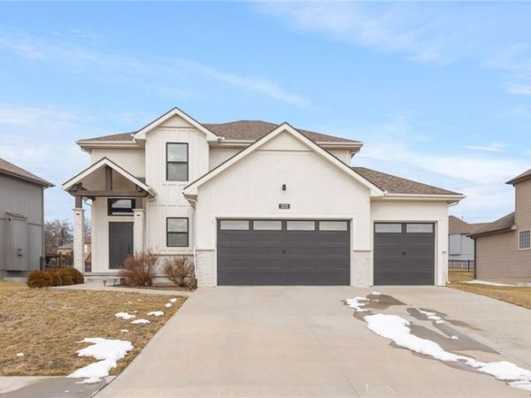 1225 Hillmann Lane, Warrensburg, MO 64093