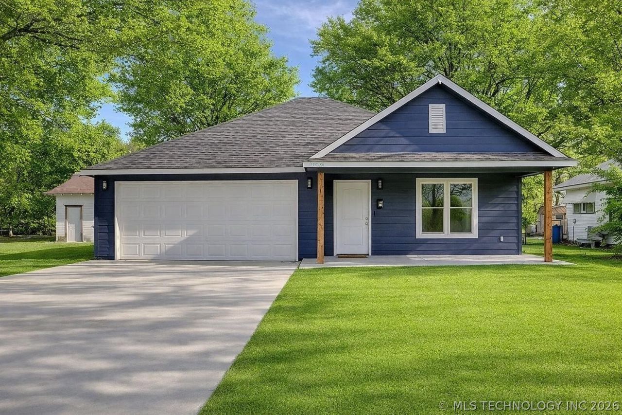 209 E Pine Street, Skiatook, OK 74070 Main Photo