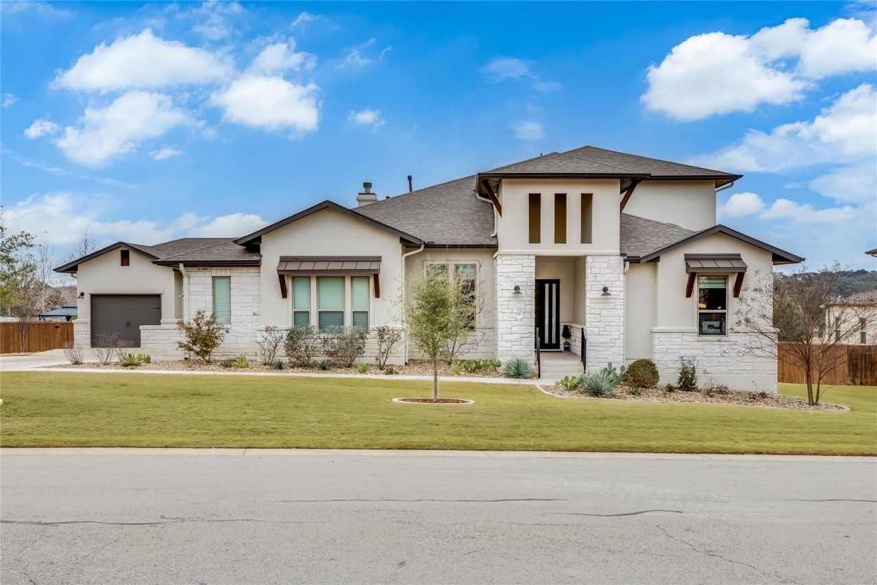 138 Evelyn Ct, Dripping Springs, TX 78620 Main Photo