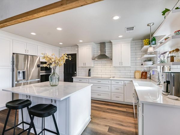 18516 Champions CIR, Lago Vista, TX 78645