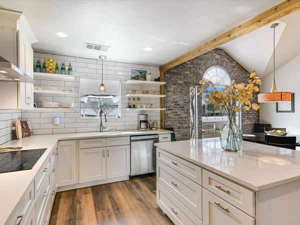 18516 Champions CIR, Lago Vista, TX 78645