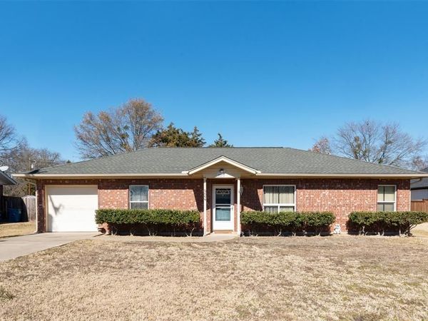 924 Guam Street, Tool, TX 75143