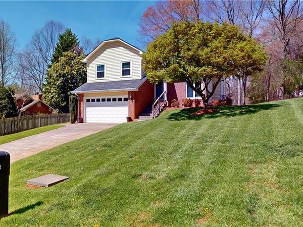 713 Old Barn Circle, Pilot Mountain, NC 27041