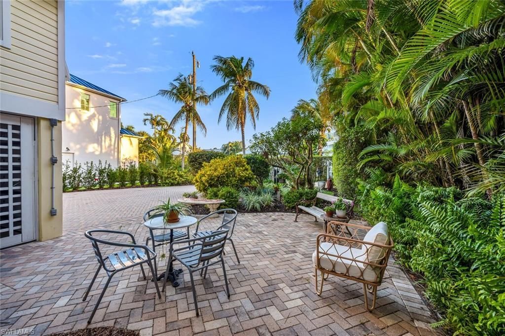 756 8th Ave S, Naples, FL 34102 Photo