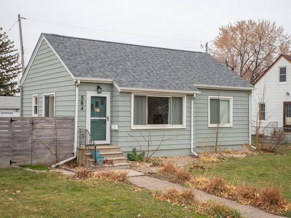 584 Pelham Boulevard, Saint Paul, MN 55104