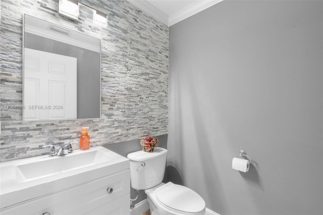 3811 NW 91st Ter, Sunrise, FL 33351 Photo