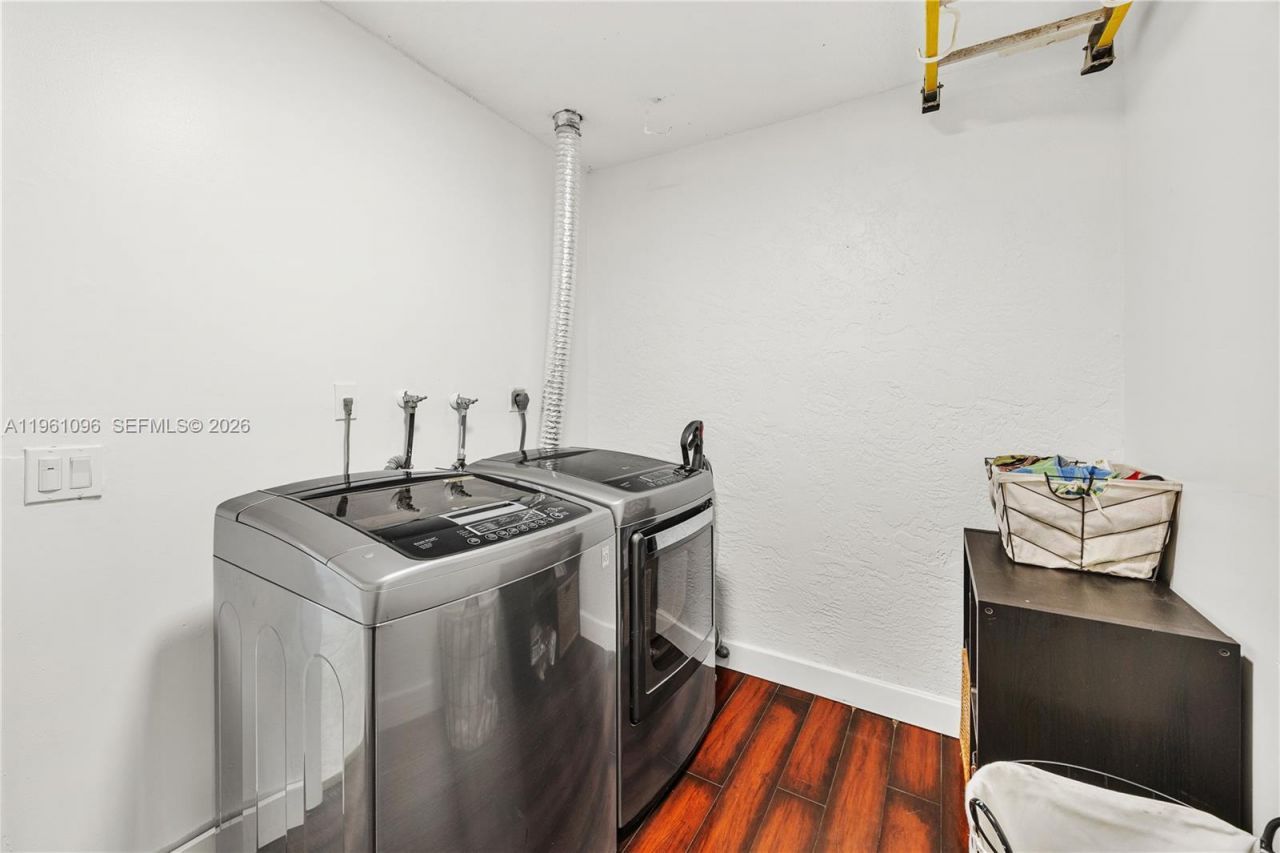 4299 N 76th Ave, Davie, FL 33024 Photo