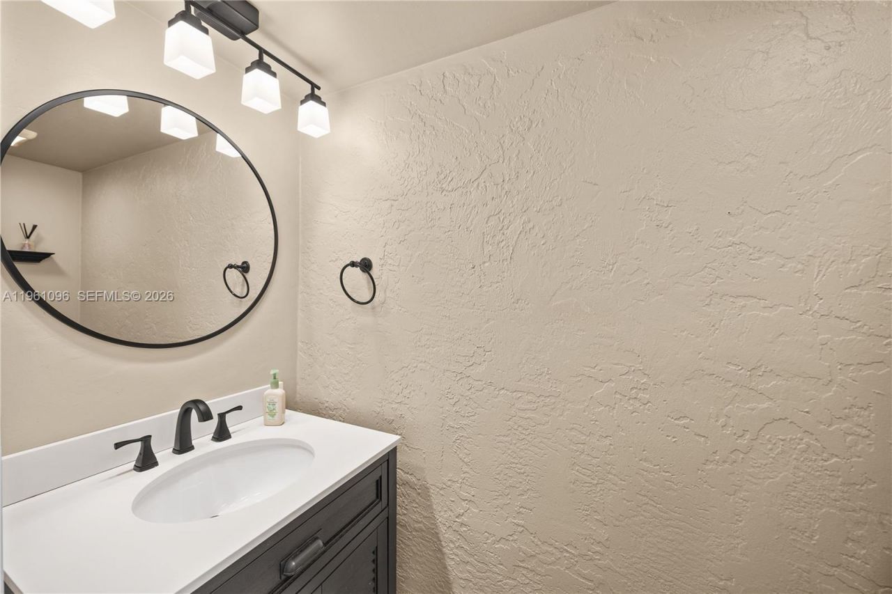 4299 N 76th Ave, Davie, FL 33024 Photo