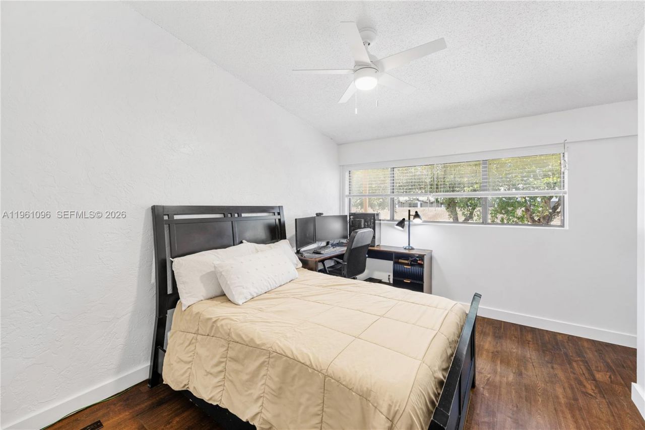 4299 N 76th Ave, Davie, FL 33024 Photo