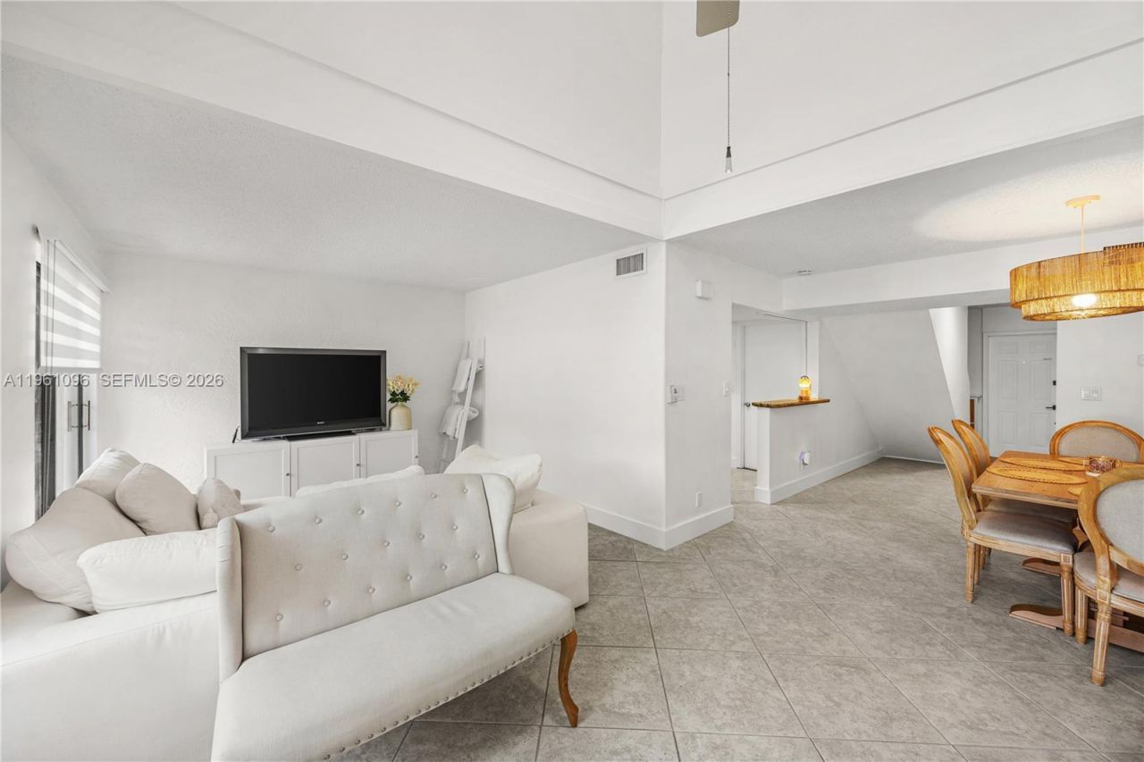 4299 N 76th Ave, Davie, FL 33024 Photo