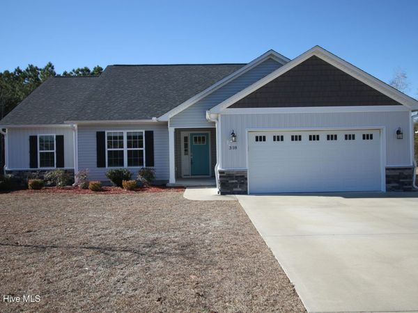 318 Independence Boulevard, Newport, NC 28570