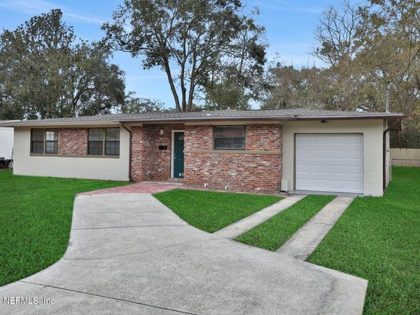 910 NIGHTINGALE Road, Jacksonville, FL 32216