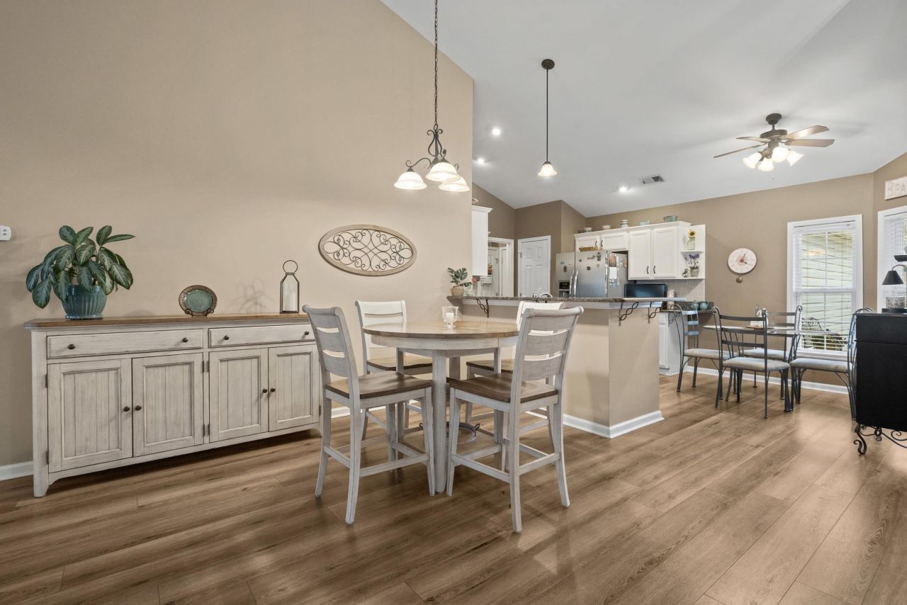 7274 Guinevere Circle Photo 12