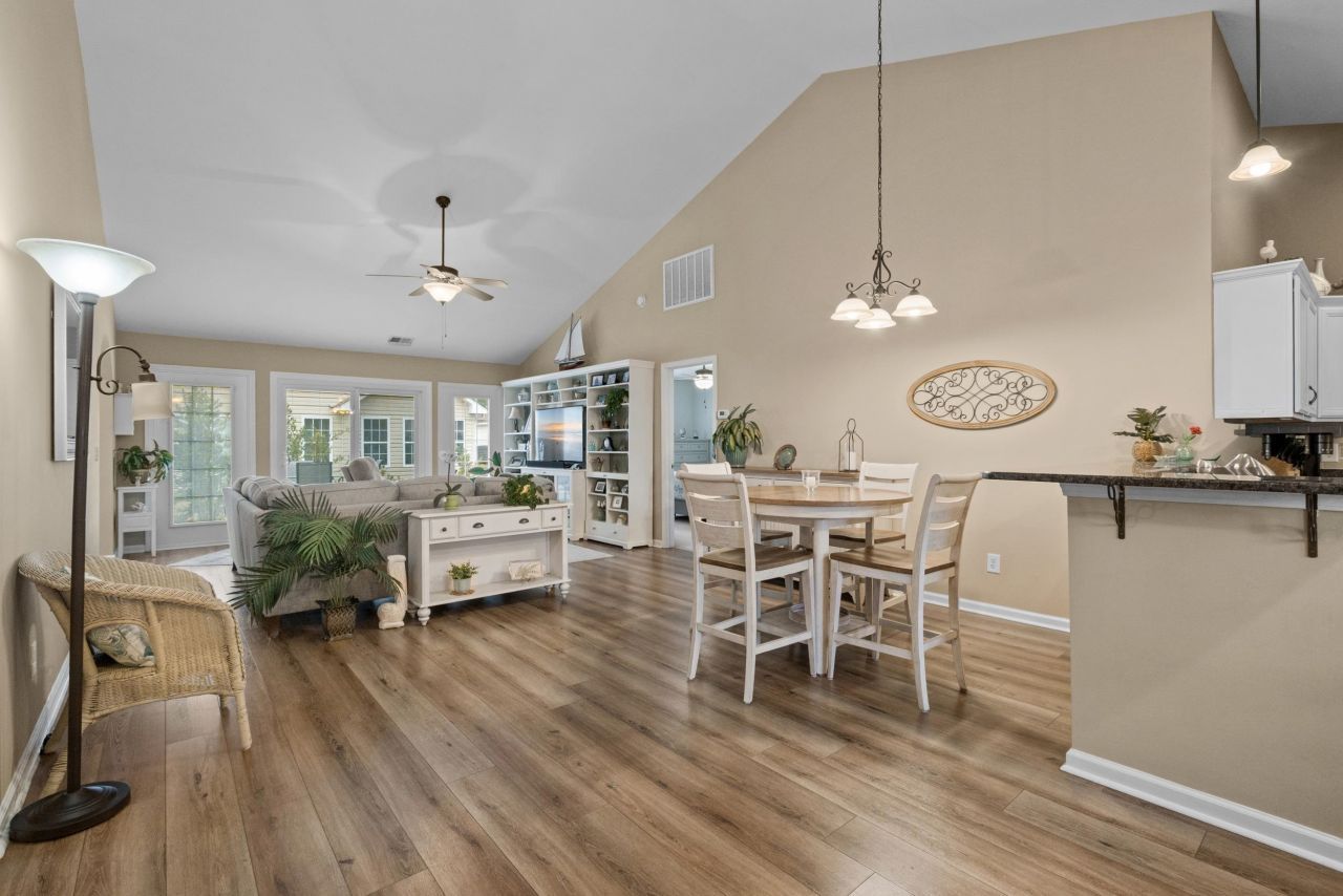 7274 Guinevere Circle Photo 6