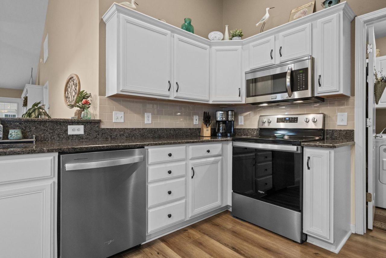 7274 Guinevere Circle Photo 8