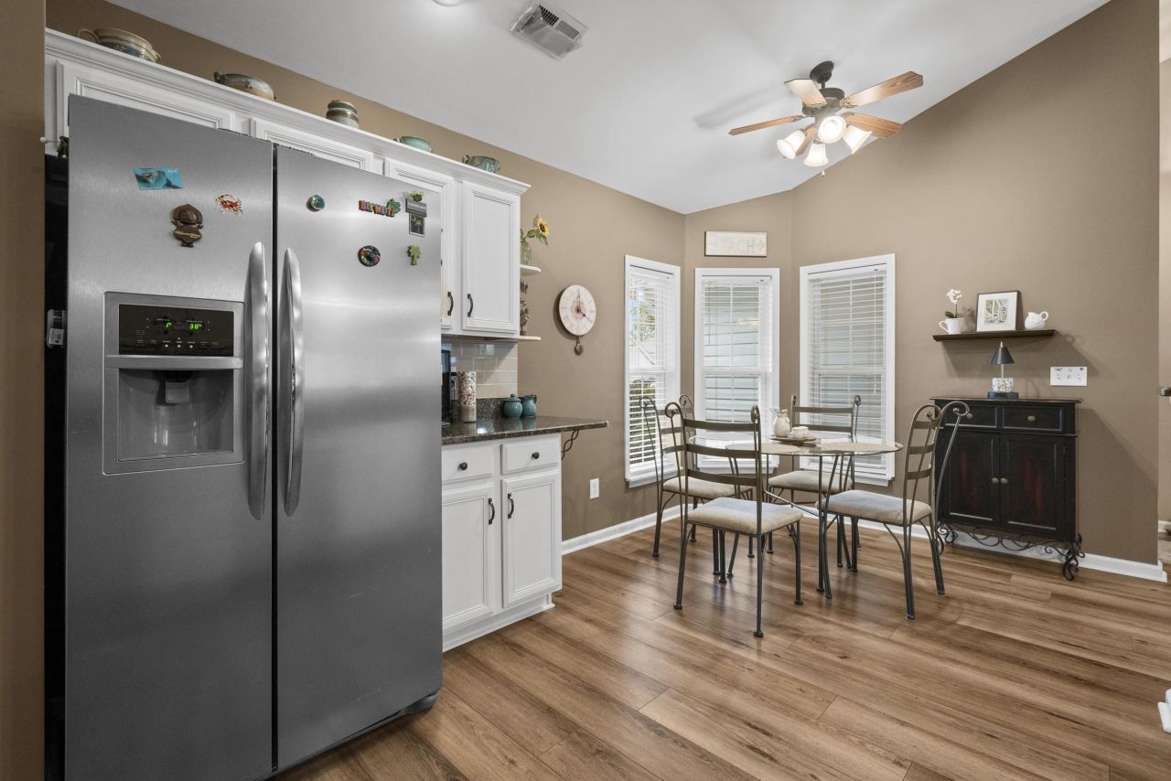 7274 Guinevere Circle Photo 9