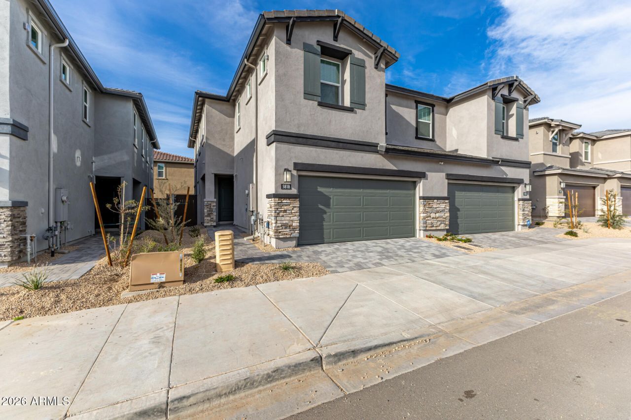 5818 E Zachary Drive, Phoenix, AZ 85054 Main Photo