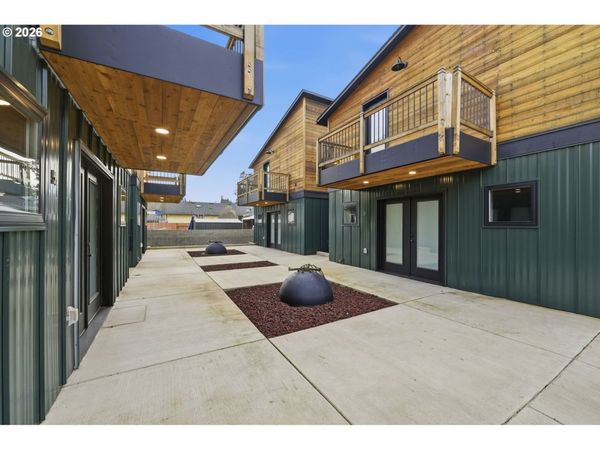 50 S 17TH ST, Cottage Grove, OR 97424