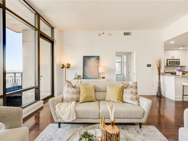565 Peachtree Street NE, Unit 1101, Atlanta, GA 30308
