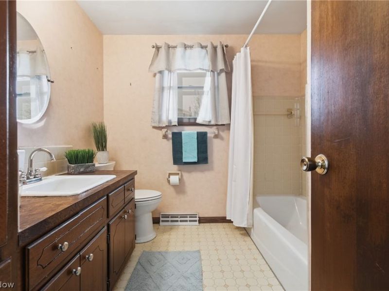 535 W Schultz Avenue, Dalton, OH 44618 Photo 8