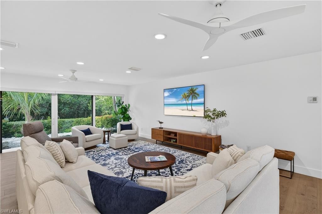 1103 Captains Walk St, Sanibel, FL 33957 Photo