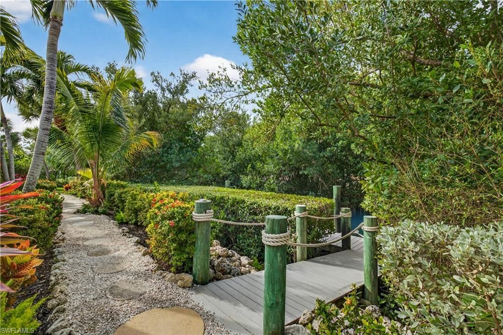 1103 Captains Walk St, Sanibel, FL 33957 Photo