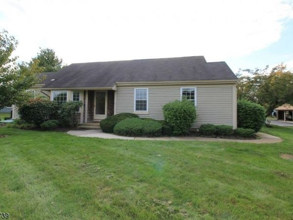 3 John Adams Ct, Monroe, NJ 08831