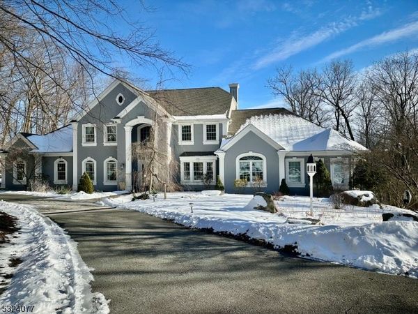 4 Deer Trail Rd, Kinnelon, NJ 07405