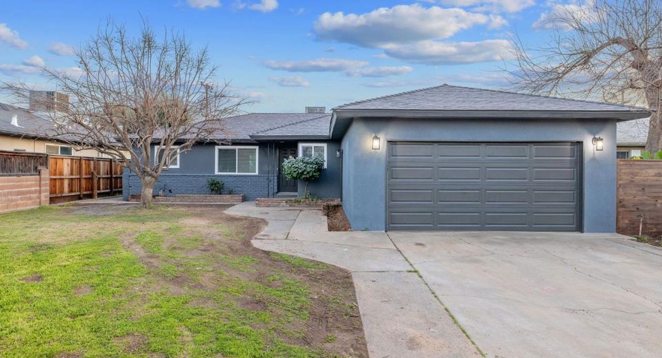 697 E Scott Ave, Fresno, CA 93710 Photo