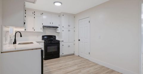 697 E Scott Ave, Fresno, CA 93710 Photo