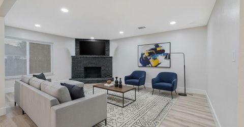 697 E Scott Ave, Fresno, CA 93710 Photo