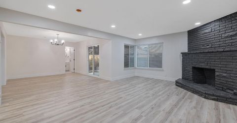 697 E Scott Ave, Fresno, CA 93710 Photo