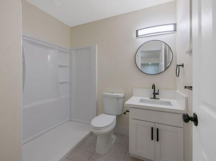 697 E Scott Ave, Fresno, CA 93710 Photo