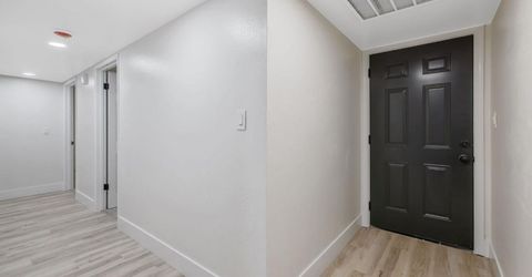 697 E Scott Ave, Fresno, CA 93710 Photo