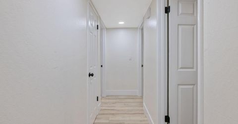 697 E Scott Ave, Fresno, CA 93710 Photo