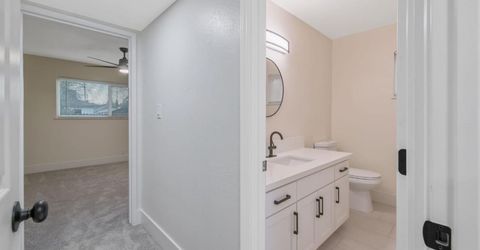 697 E Scott Ave, Fresno, CA 93710 Photo