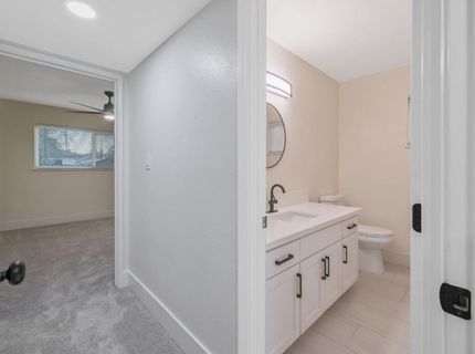 697 E Scott Ave, Fresno, CA 93710 Photo