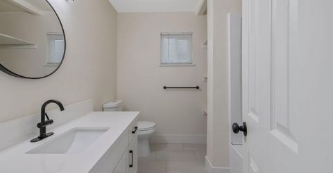 697 E Scott Ave, Fresno, CA 93710 Photo