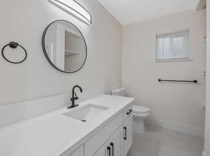 697 E Scott Ave, Fresno, CA 93710 Photo