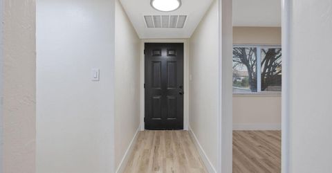 697 E Scott Ave, Fresno, CA 93710 Photo