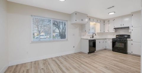 697 E Scott Ave, Fresno, CA 93710 Photo