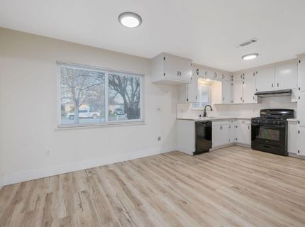 697 E Scott Ave, Fresno, CA 93710 Photo