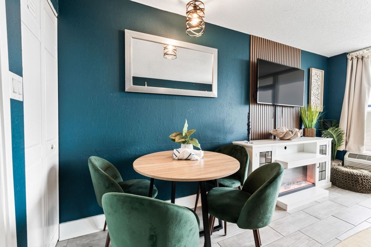 2300 N Ocean Blvd. Photo 15