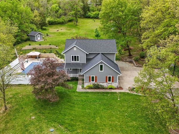 1432 Hickory Hollow Road NE, Solon, IA 52333