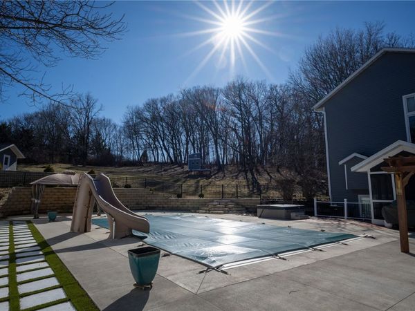 1432 Hickory Hollow Road NE, Solon, IA 52333