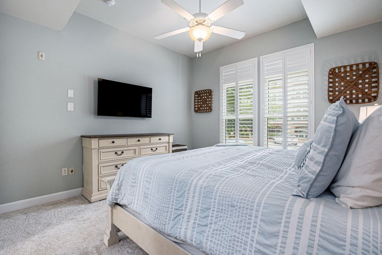 135 Pier View Street Photo 25