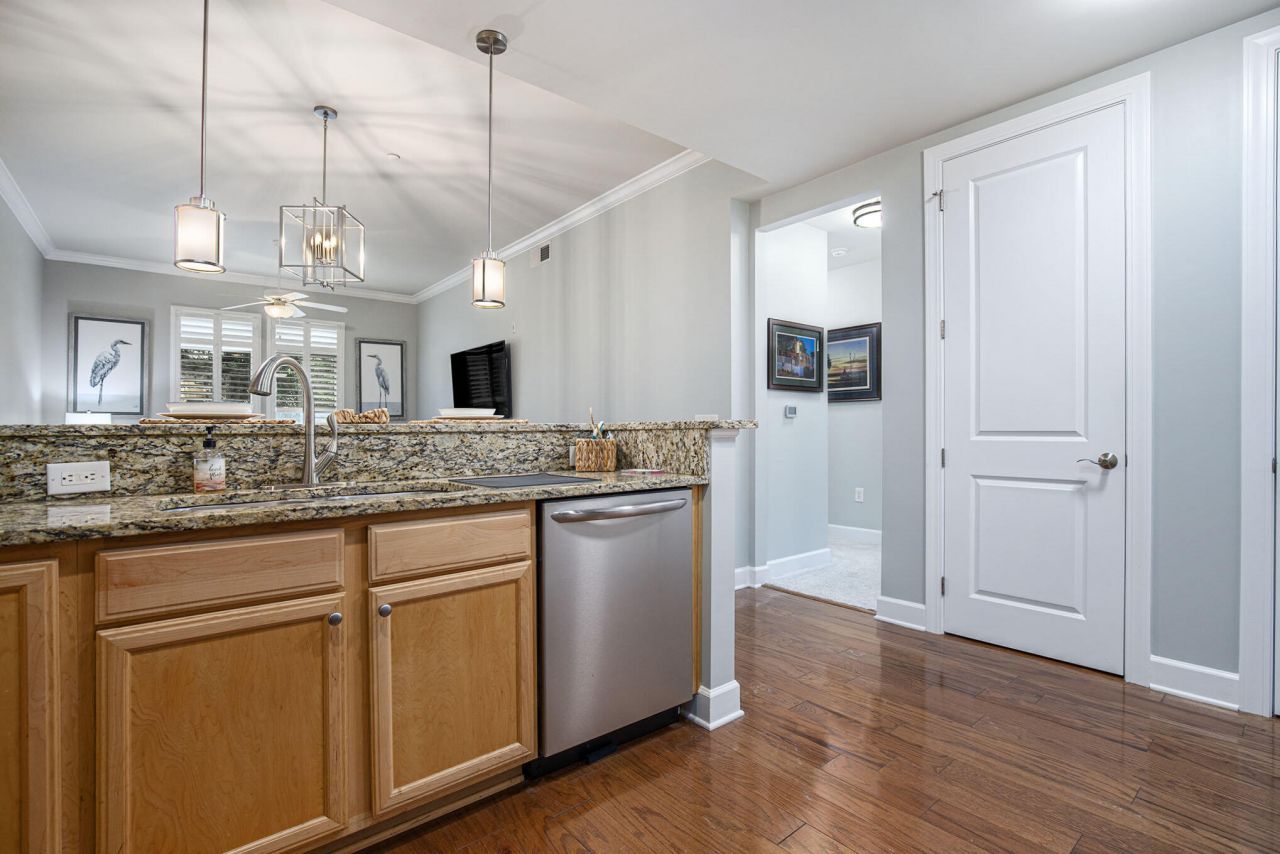 135 Pier View Street Photo 8