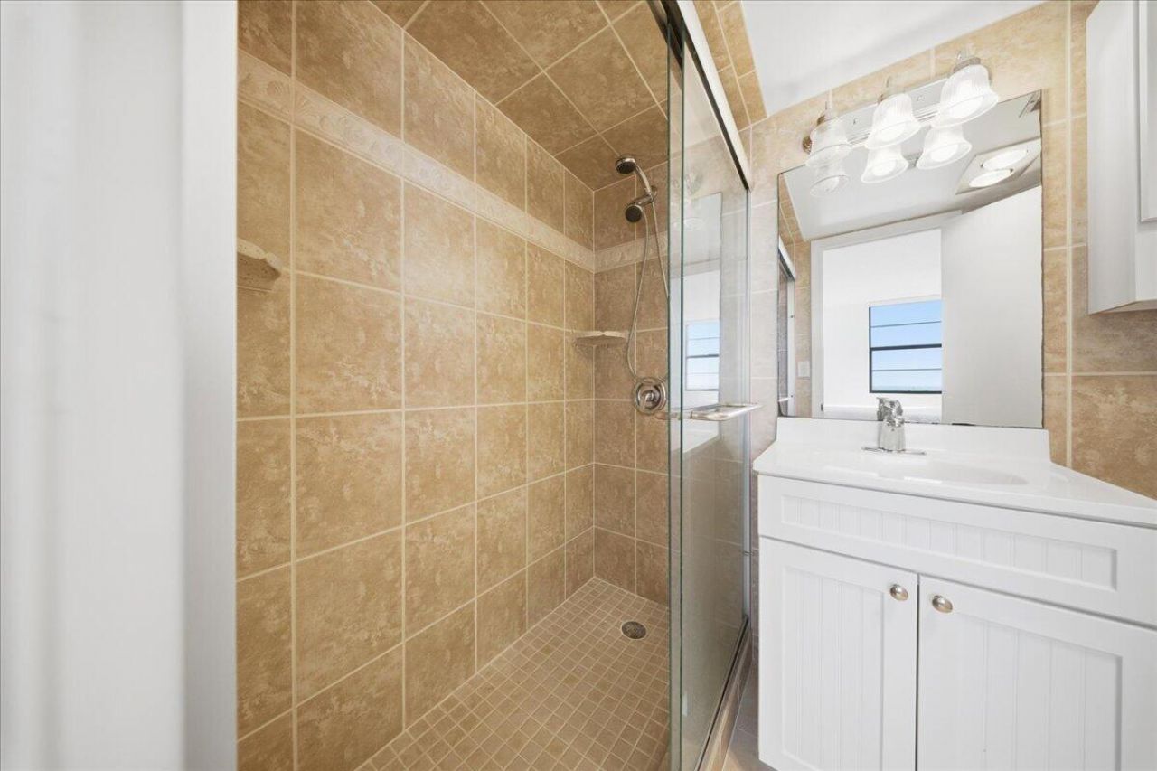 2000 Coco Plum Drive, Unit 601, Marathon, FL 33050 Photo