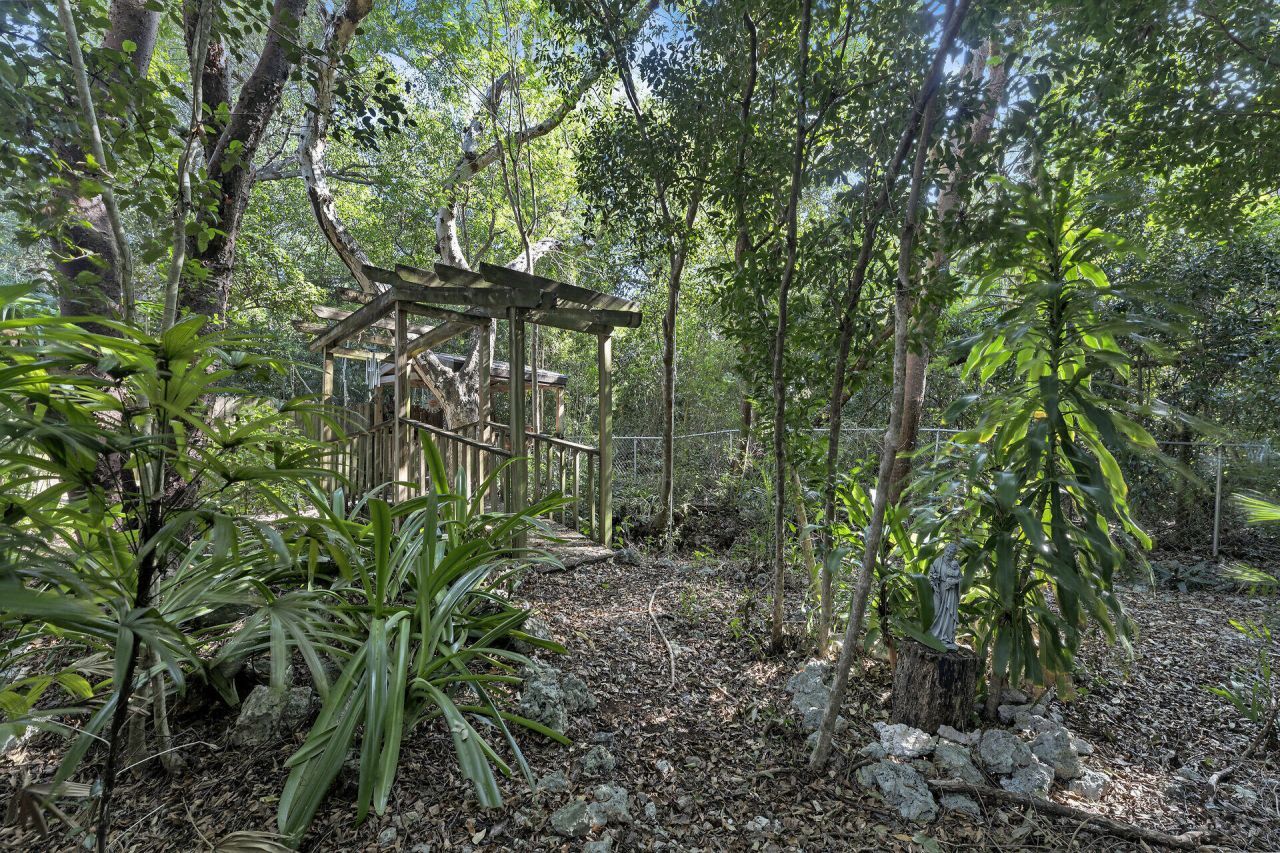 235 Buttonwood Shores Drive, Key Largo, FL 33037 Photo